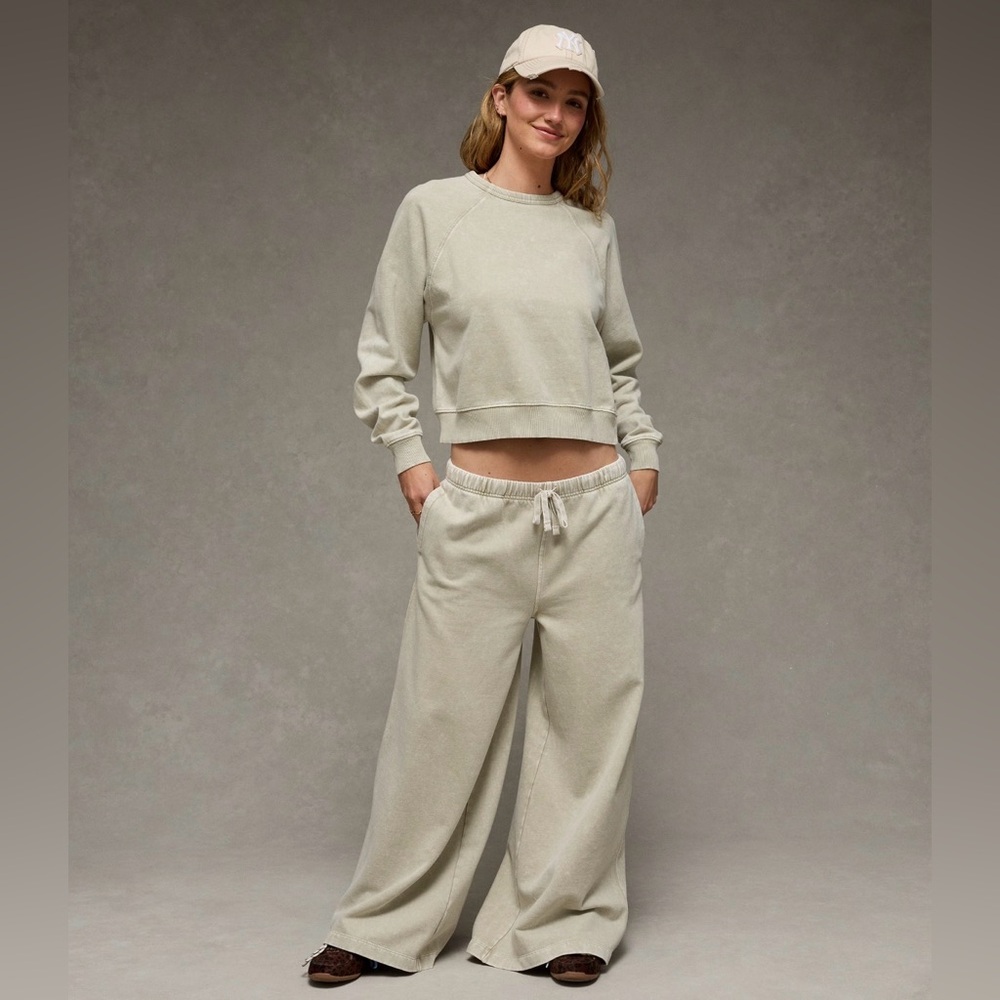 AE•Everyday Luxe Wide-Leg Sweatpant•Size XS•NWT